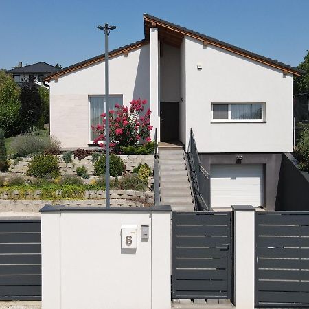 Diosd White Column House 아파트 외부 사진