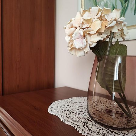 Diosd White Column House 아파트 외부 사진