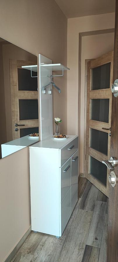 Diosd White Column House 아파트 외부 사진